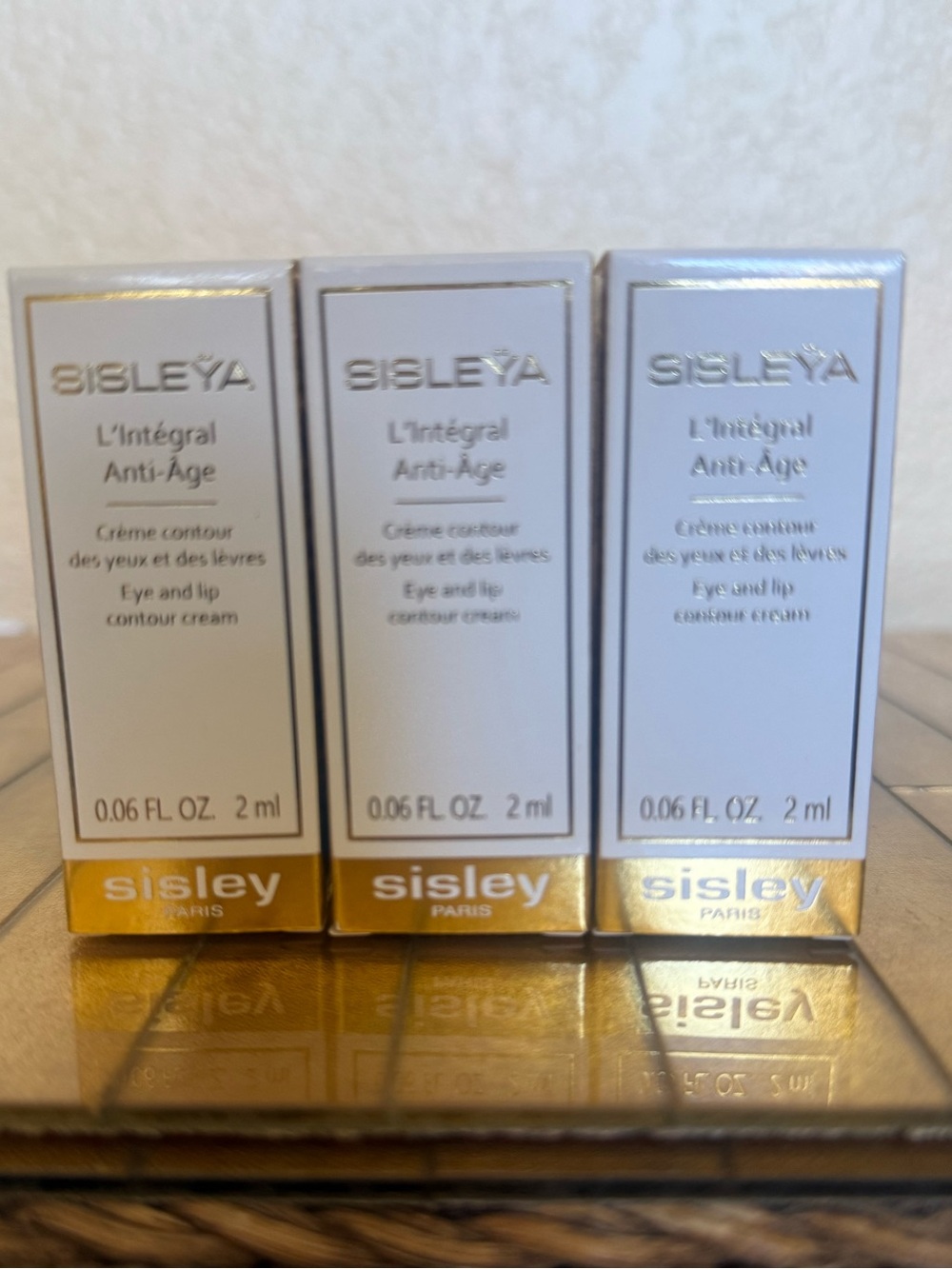 Sisley-Paris Sisleรฟa LโIntรฉgral Anti-รge Eye and Lip Contour Cream - White/Gold